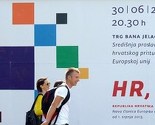 Hrvatska ulazi u EU: Na Trgu bana Jelačića više hiljada građana
