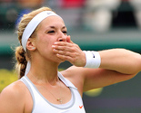 Lisicki kraljica trave, iako je alergična na travu!