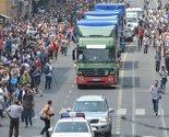 Tužna povorka prošla kroz Sarajevo, suze i cvijeće za žrtve genocida