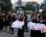 Žene u crnom: Nikada nećemo zaboraviti genocid u Srebrenici!
