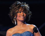 Na nadgrobnom spomeniku Whitney Houston ispisan stih "I Will Always Love You"