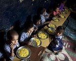 Od školskog obroka umrlo najmanje 20 djece u Indiji