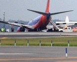 Otpao točak na avionu kompanije Southwest Airlines, povrijeđeno deset putnika