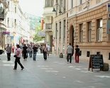 Rijaset osudio verbalni napad na djevojke koje u šorcu hodaju za ramazan