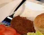 Isprobali hamburger iz laboratorije: Liči na meso, ali...