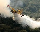 Vatrogasci i helikopter OS BiH gase požar u Jablanici, stižu i kanaderi iz Hrvatske