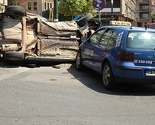 Sudar u Dalmatinskoj ulici: Prevrnuo se automobil, troje povrijeđenih