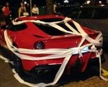 Ljutiti navijači Balotellijev Ferrari "ukrasili" wc-papirom