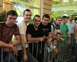 Navijači u centru Sarajeva provode noć, čekaju da kupe karte za meč BiH - Slovačka
