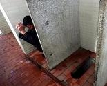 Kinezi uvode kazne za sve one koji "promaše" WC šolju