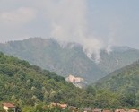 Vatra bukti u Jablanici, zatraženo angažovanje helikoptera