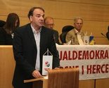 Pećanac: Ne trebamo pasti na gramu vlasti