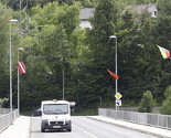 Na jarbolima na ulazu u Jesenice nestale zastave BiH, Srbije i Makedonije
