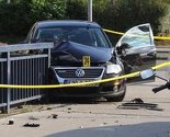 Saobraćajna nesreća u Tuzli: Ograda spriječila pad automobila u rijeku Jalu