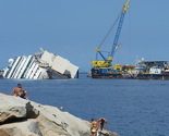Nevrijeme spriječilo izvlačenje kruzera Costa Concordia
