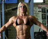 Od anoreksije do bodybuildinga: Nekad se izgladnjivala, a danas jede 10 puta dnevno