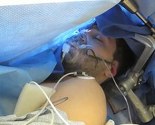 Snimao operaciju vlastitog mozga i zbijao šale