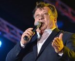 Halid Bešlić i Crvena jabuka pjevaju Tuzlacima za Dan oslobođenja
