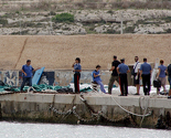 Italija: U prevrtanju broda poginulo 114 migranata