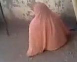 Sudan: Policajac bičevao ženu jer je sjela u auto s muškarcem koji joj nije u rodu