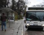 Trojica napadača pretukli maloljetnika u trolejbusu na Grbavici