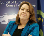 Hennessey posjetila djecu i roditelje iz Konjević Polja pred OHR-om