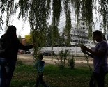 Sarajlije djeci i roditeljima iz Konjević Polja donose hranu, kafu, pa i TV