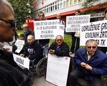 Dok svi slave invalidi u zgradi Instituta za medicinsko vještačenje traže svoja prava