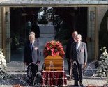 Kovčeg stigao u Kuću cvijeća, građani i antifašisti odaju počast Jovanki Broz