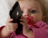 Čak 38 posto djece mlađe od dvije godine koristi mobitele i tablet kompjutere