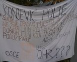 Roditelji i djeca iz Konjević Polja  25. dan ispred OHR-a