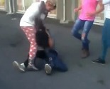 Užasavajući snimak iz Tuzle: Tri učenice brutalno pretukle svoju kolegicu