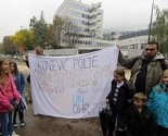 U Sarajevu potpisivanje peticije podrške roditeljima djece iz Konjević Polja