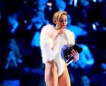 Miley Cyrus pušila džoint tokom nastupa na MTV European Music Awards