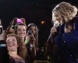 Beyonce ispunila želju slijepoj djevojčici: Dovela je na koncert i pjevala s njom