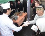 Podjela ašure u Sarajevu: Svi smo mi na istom brodu