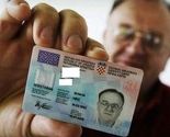 Hrvati iz BiH vraćaju hrvatske lične karte u strahu od kazni