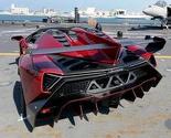 Lamborghini predstavio Veneno Roadster na nosaču aviona