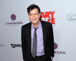 Charlie Sheen želi plesati na grobovima svojih bivših