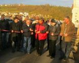 Bosanska Krupa: Načelnik presjeca vrpcu, a asfalt se već raspada
