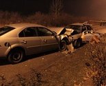U direktnom sudaru dva automobila na Hrasničkoj cesti povrijeđene tri osobe