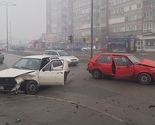 Tri osobe povrijeđene u sudaru dva Golfa na Otoci
