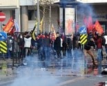 U Istanbulu policija rastjerivala demonstrante vodenim topovima i suzavcem