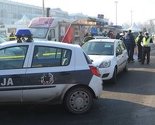 Strava u Tuzli: Muškarac nožem ubio suprugu na ulici, građani ga uhvatili i savladali