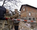 Žrtve zločina u Višegradu trakom ogradile kuću Sumbule Zebe, rušenje odgođeno