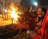 Pravoslavni vjernici širom BiH zapalili badnjake u susret Božiću