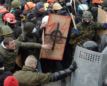 Novi sukobu u centru Kijeva, demonstranti na policiju bacaju petarde