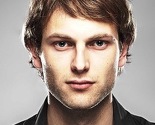 Novi član i novi subotnji show u Magacin Kabareu