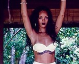 Neodoljiva Rihanna u retro bikiniju