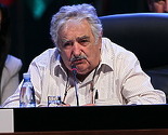 Siromašni Mujica objavio rat formalnom odijevanju: Izgledamo kao majmuni s kravatama!
